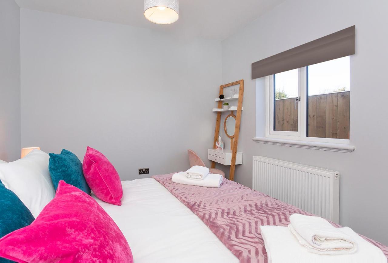 Апартаменты The Luxury Potting Shed With Free Parking! Йорк Экстерьер фото