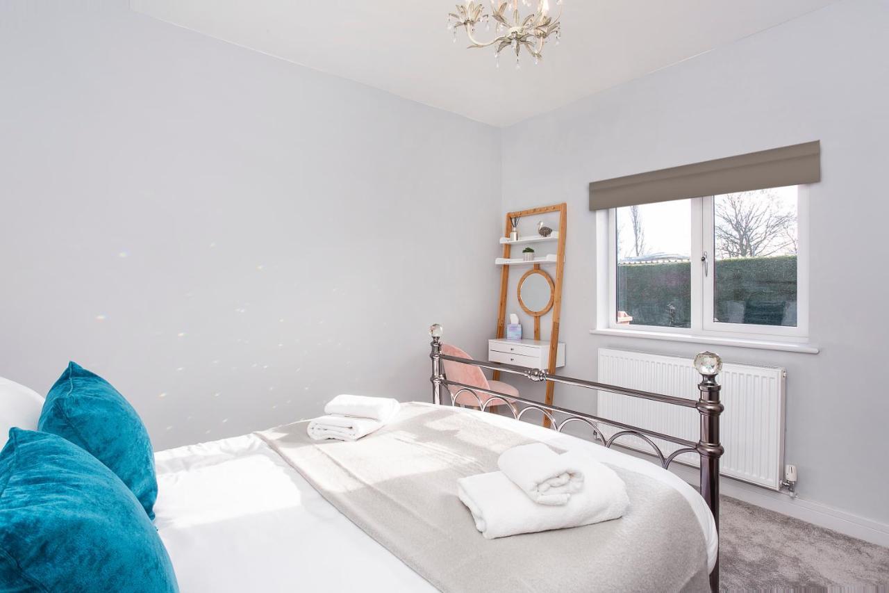 Апартаменты The Luxury Potting Shed With Free Parking! Йорк Экстерьер фото